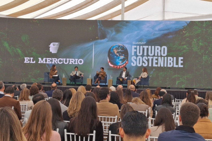 Como partner estratégico de El Mercurio: Beeok midió y neutralizó la huella de carbono del Summit Futuro Sostenible 2026